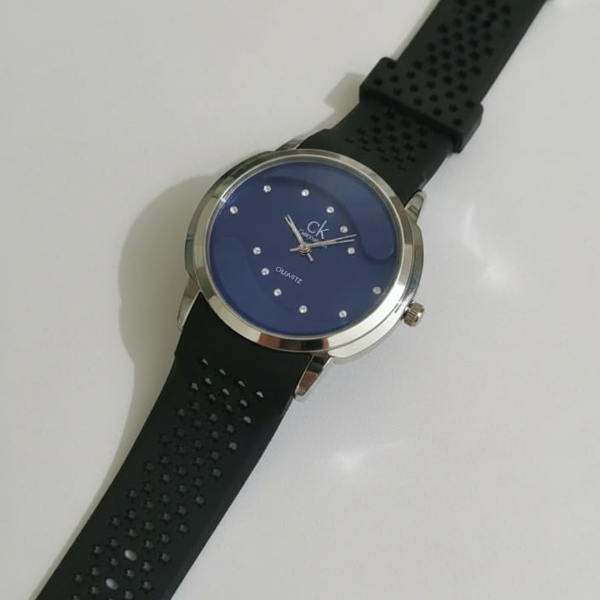 Stylish Quartz Analog Wrist Watch for Men & Women